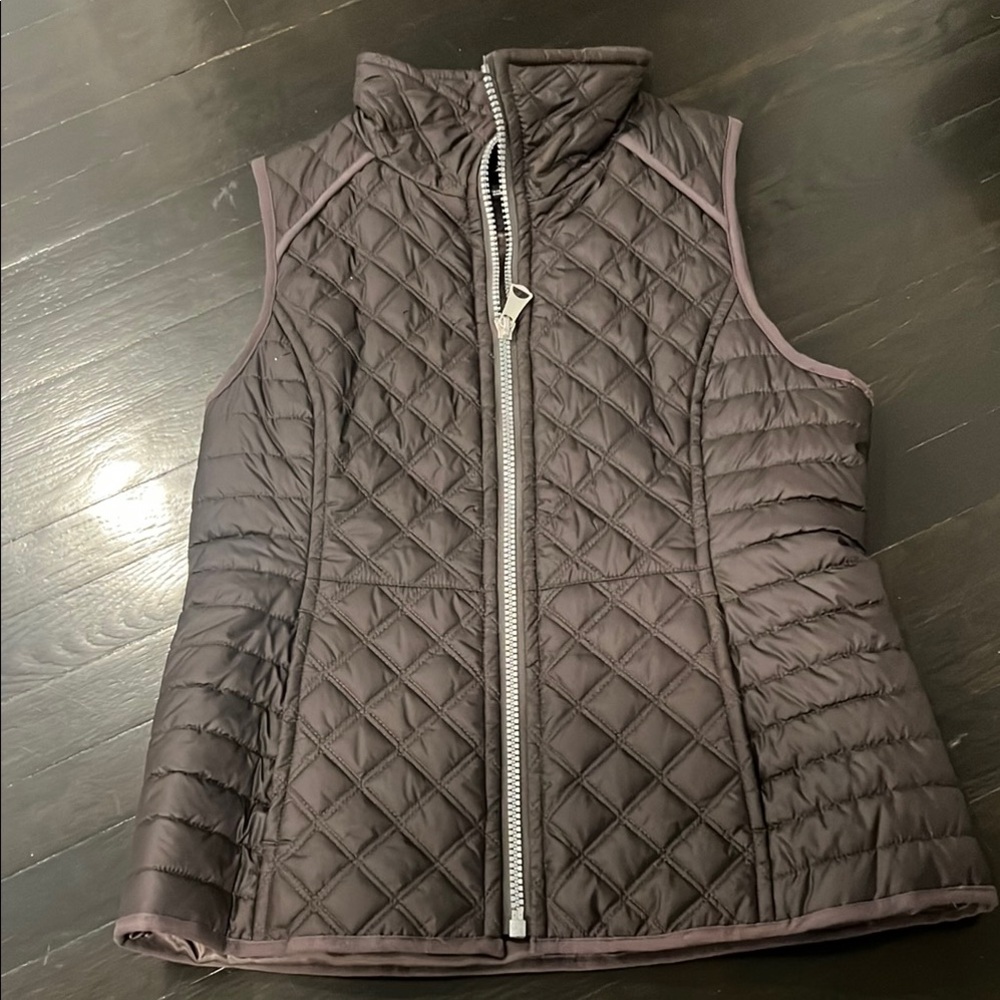 Women's Quilted Puffer Vest - Dark Brown